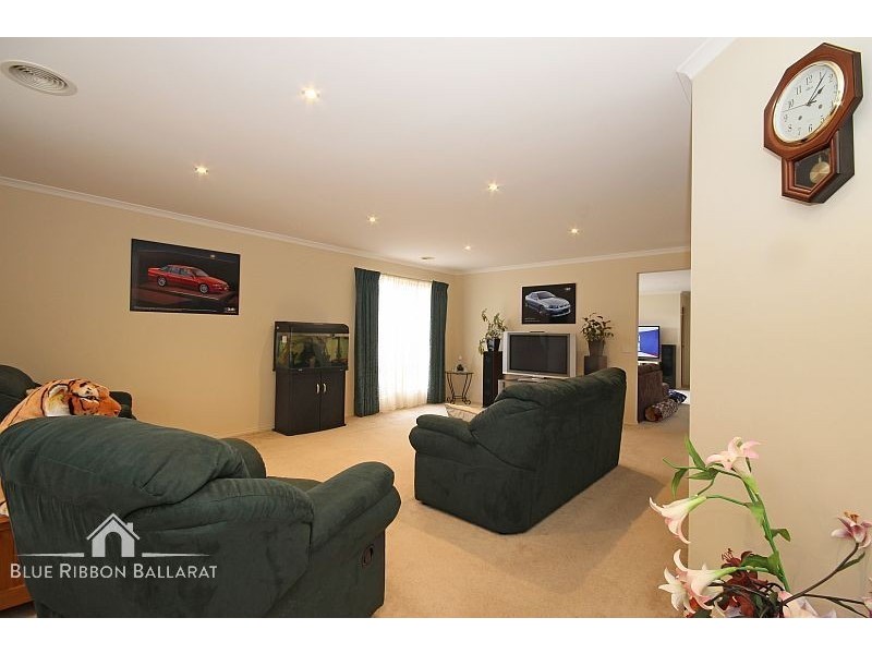 3 Barton Close, Delacombe VIC 3356