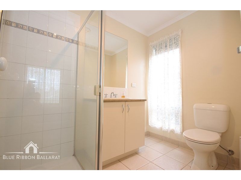 3 Barton Close, Delacombe VIC 3356