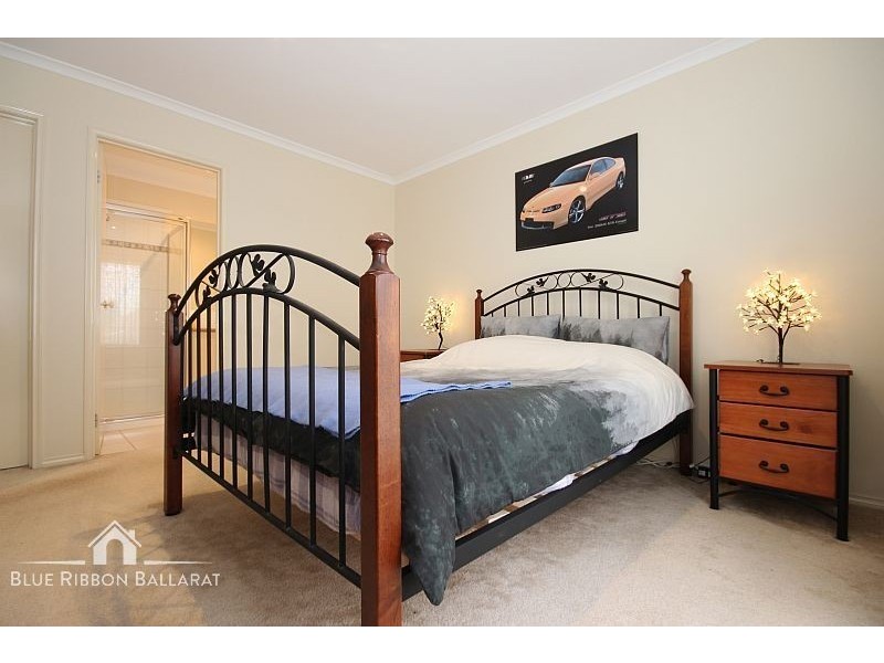 3 Barton Close, Delacombe VIC 3356