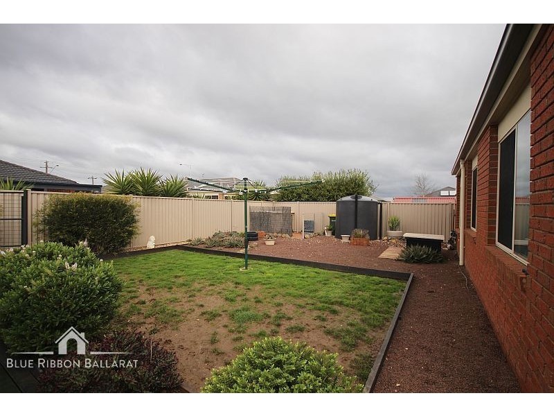 3 Barton Close, Delacombe VIC 3356