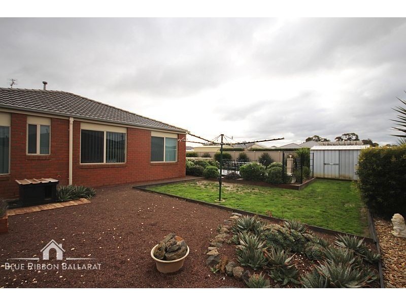 3 Barton Close, Delacombe VIC 3356