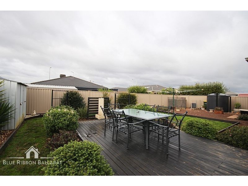 3 Barton Close, Delacombe VIC 3356