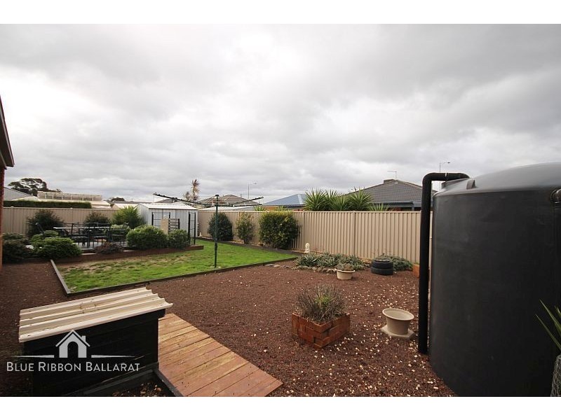 3 Barton Close, Delacombe VIC 3356