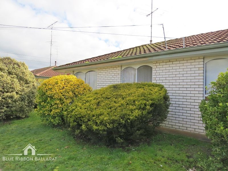 1/4 Warratta Drive, Delacombe VIC 3356