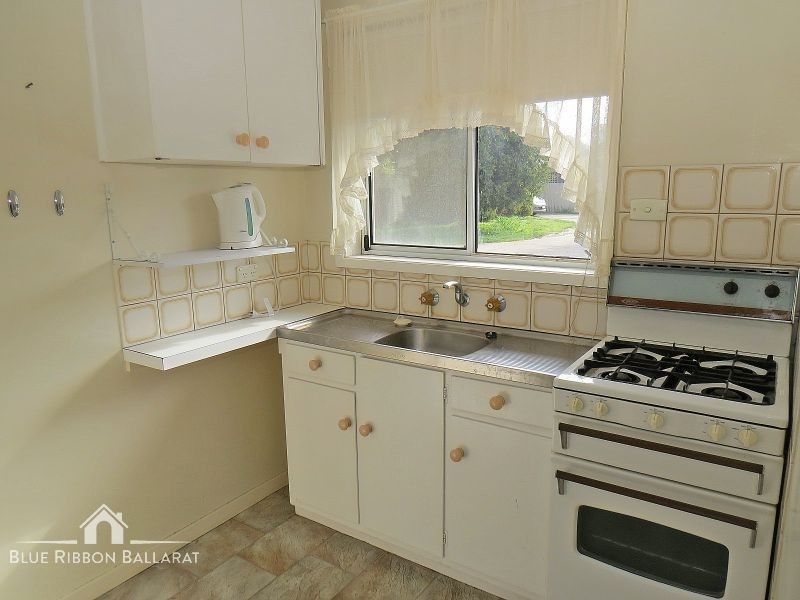 1/4 Warratta Drive, Delacombe VIC 3356