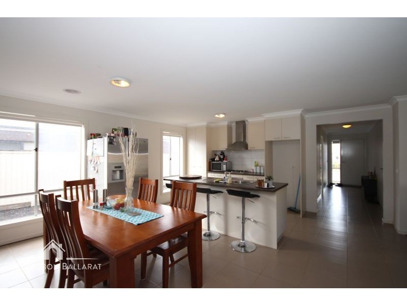 20 Chifley Drive, Delacombe VIC 3356