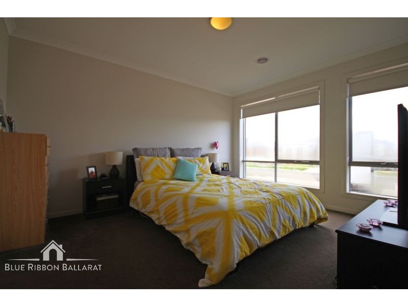 20 Chifley Drive, Delacombe VIC 3356