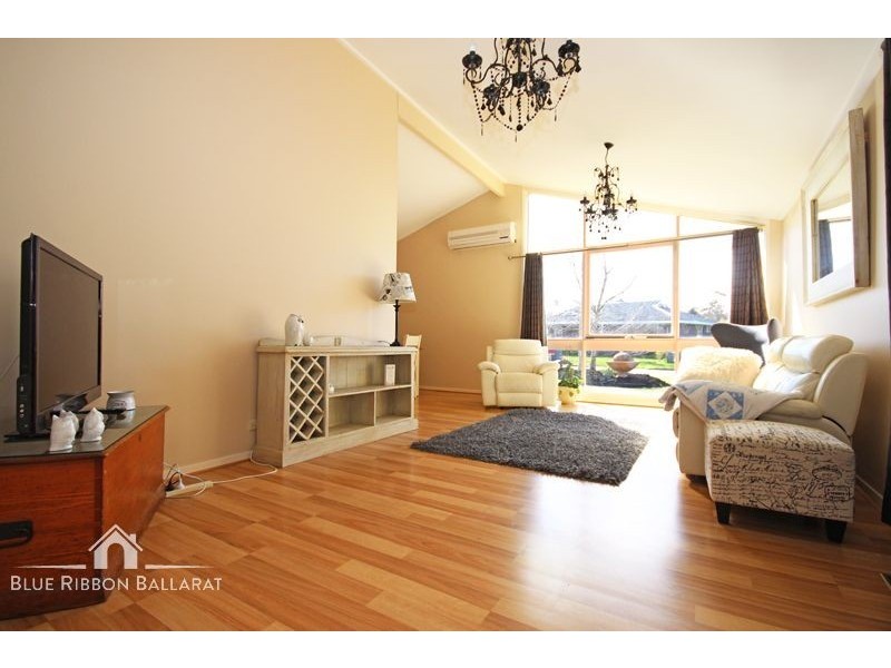 31 Mimosa Avenue, Alfredton VIC 3350