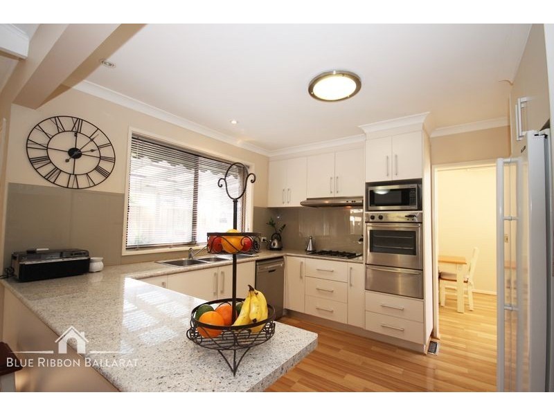 31 Mimosa Avenue, Alfredton VIC 3350