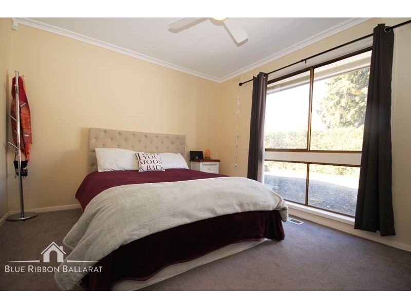 31 Mimosa Avenue, Alfredton VIC 3350