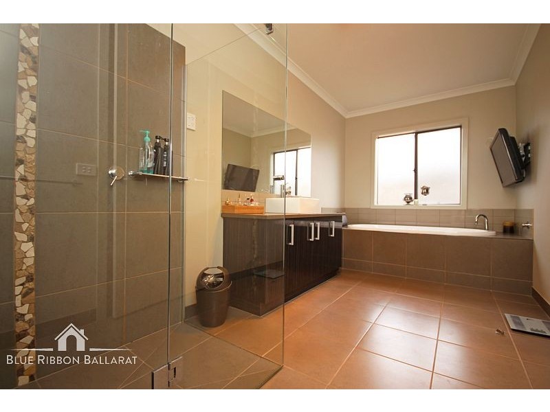 195 Cuthberts Road, Alfredton VIC 3350