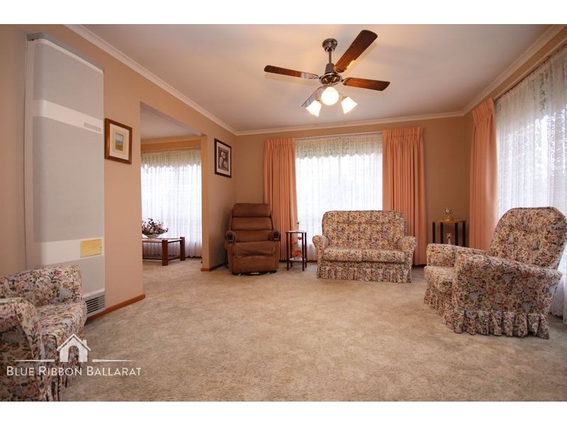 1/32 Edwards Street, Sebastopol VIC 3356