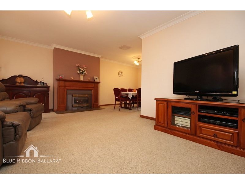 35 Jasmine Drive, Delacombe VIC 3356