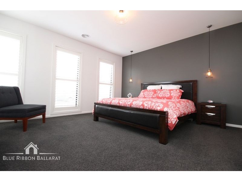 10 Regal Drive, Alfredton VIC 3350