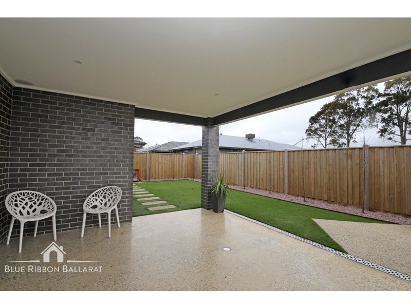 10 Regal Drive, Alfredton VIC 3350