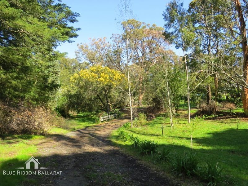 307 Eddy Avenue, Mount Helen VIC 3350