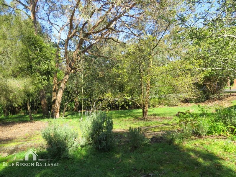 307 Eddy Avenue, Mount Helen VIC 3350