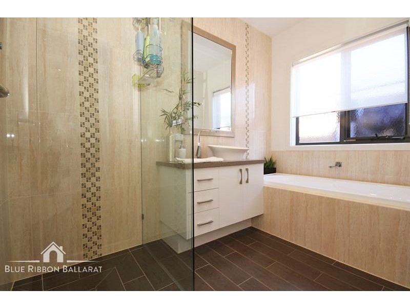 9 Carrum Street, Alfredton VIC 3350