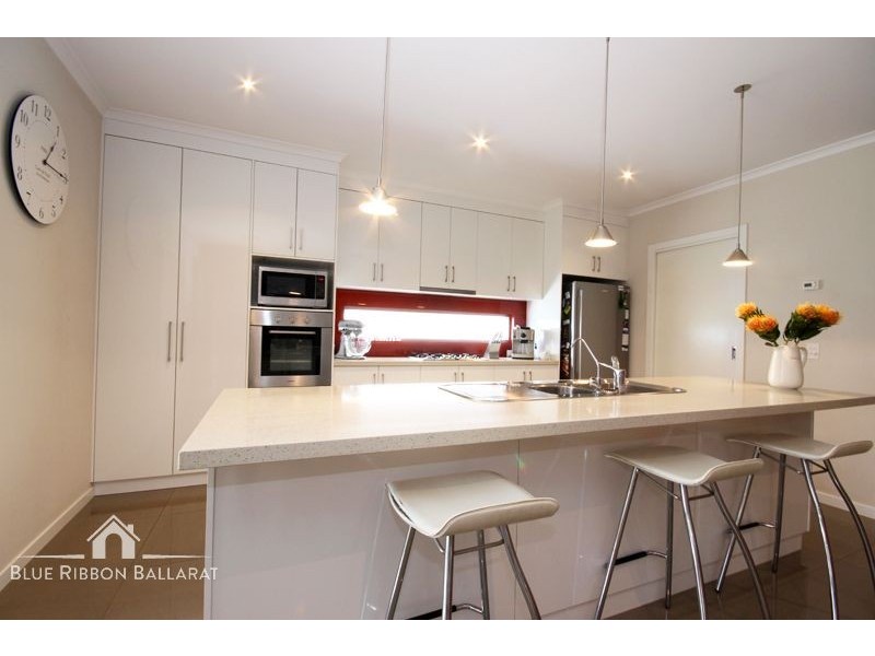 2 Dartmoor Court, Alfredton VIC 3350