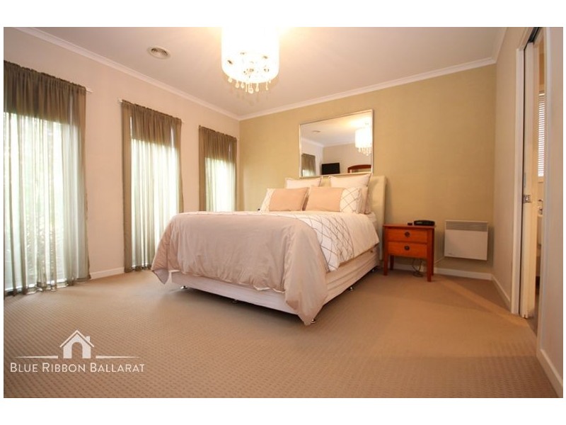 2 Dartmoor Court, Alfredton VIC 3350