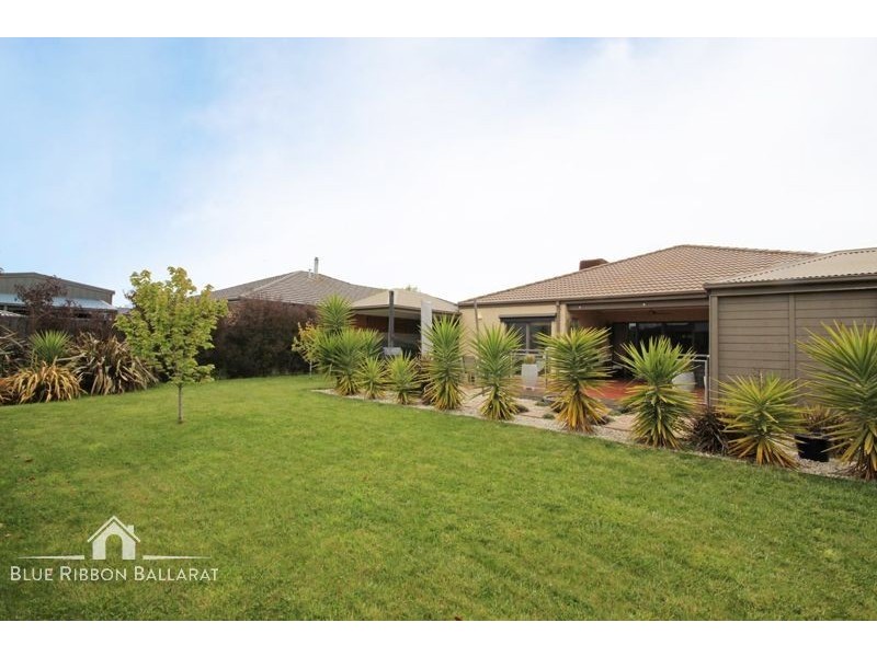 2 Dartmoor Court, Alfredton VIC 3350