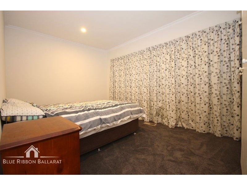 24 Ivanhoe Street, Wendouree VIC 3355