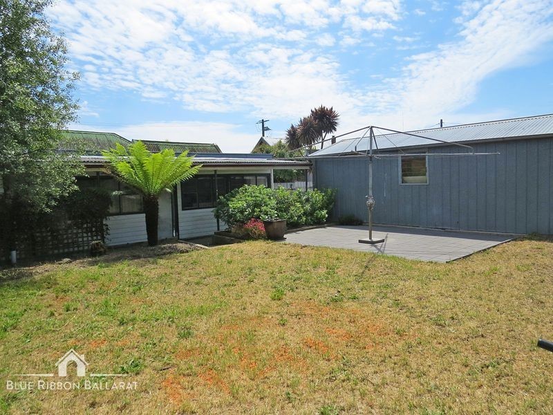 8 Lal Lal Street, Golden Point VIC 3350