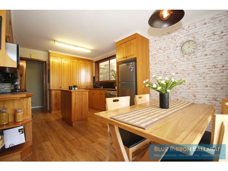 4 King Drive, Sebastopol VIC 3356