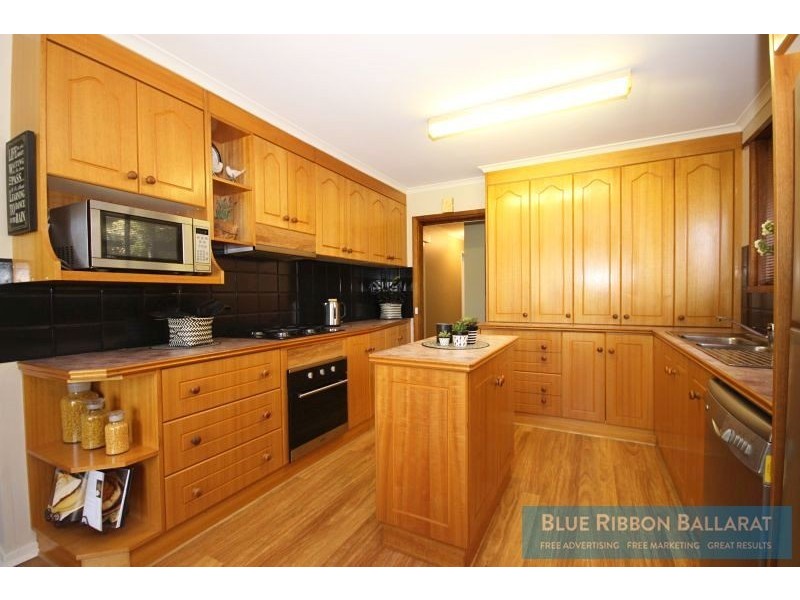 4 King Drive, Sebastopol VIC 3356