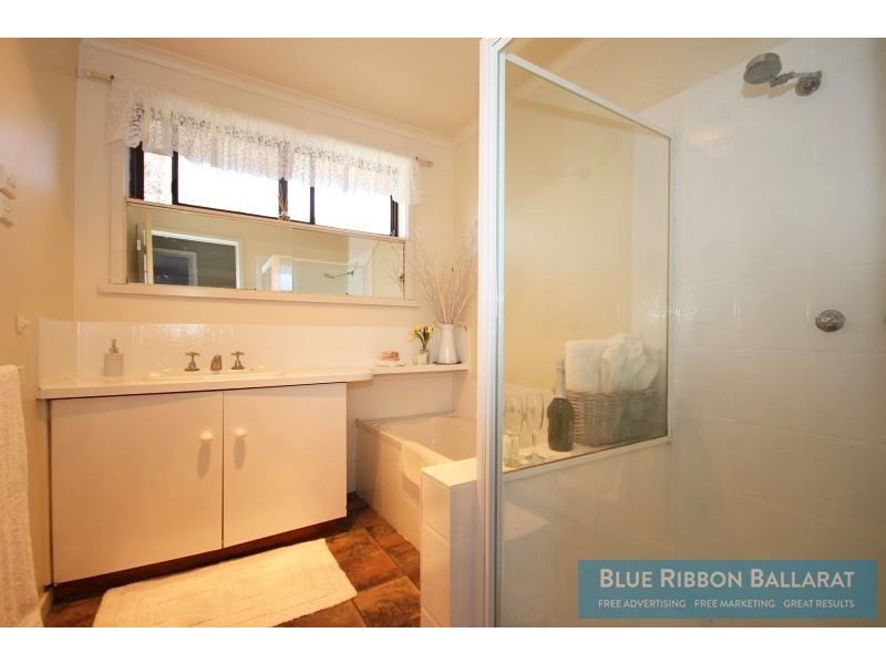 4 King Drive, Sebastopol VIC 3356