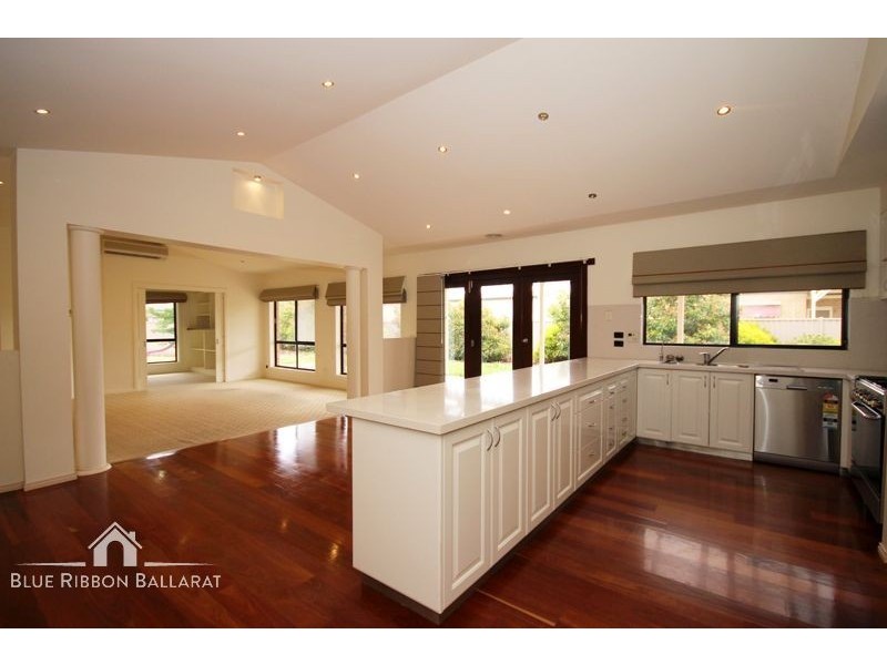 23 Scarborough Crescent, Alfredton VIC 3350