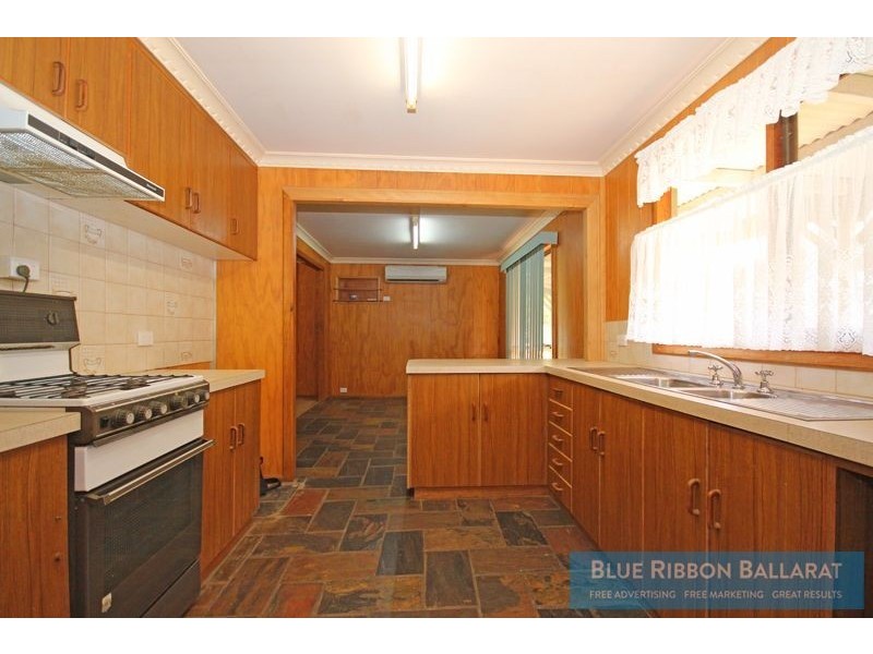 4 Bawden Street, Brown Hill VIC 3350