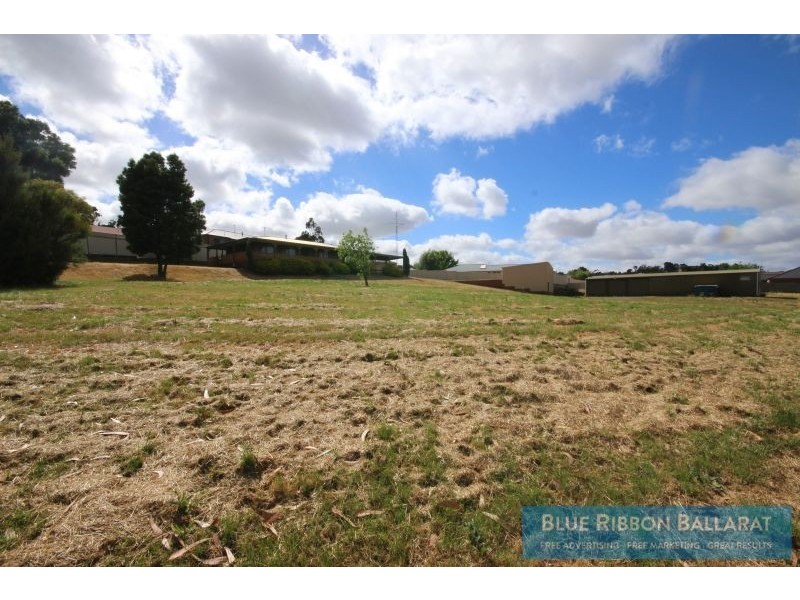 4 Bawden Street, Brown Hill VIC 3350