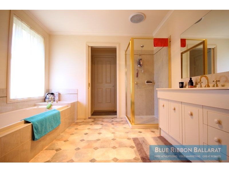 21 Caddy Drive, Creswick VIC 3363