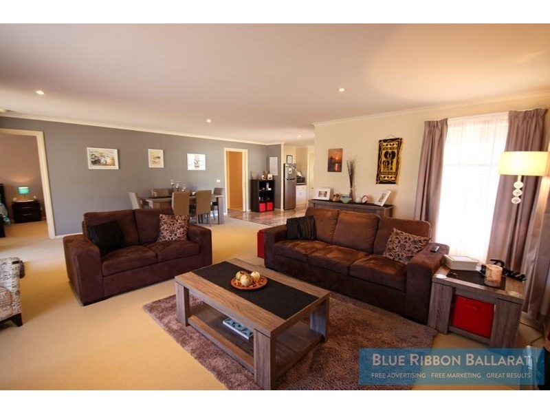 21 Caddy Drive, Creswick VIC 3363