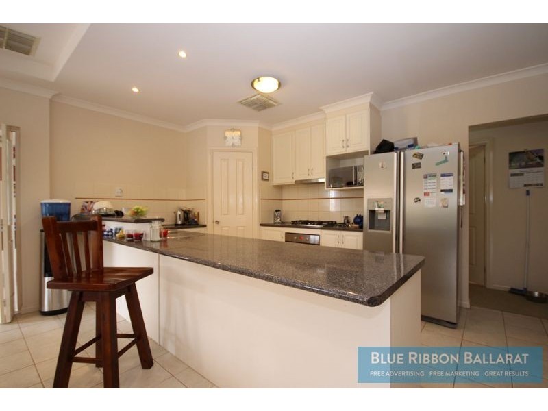 15 Scarborough Crescent, Alfredton VIC 3350