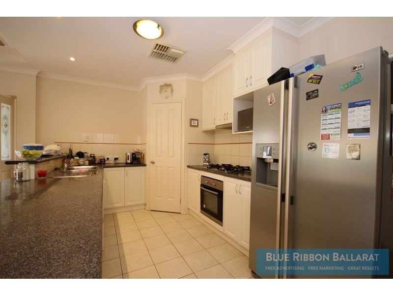 15 Scarborough Crescent, Alfredton VIC 3350