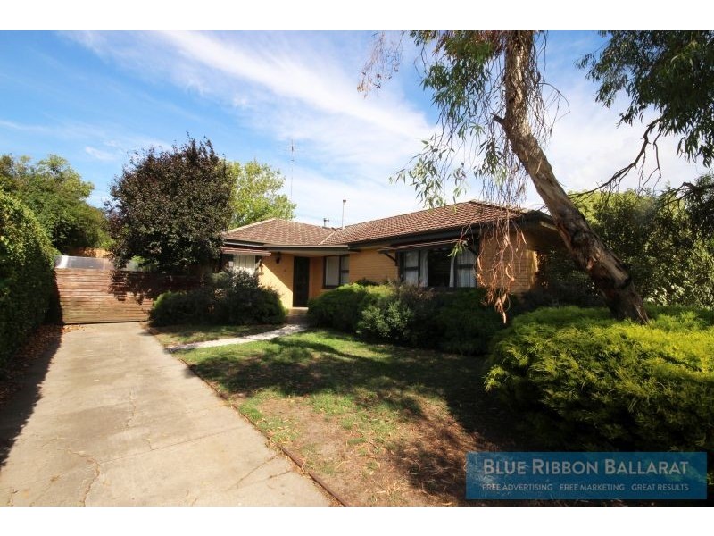 9 Towong Street, Alfredton VIC 3350