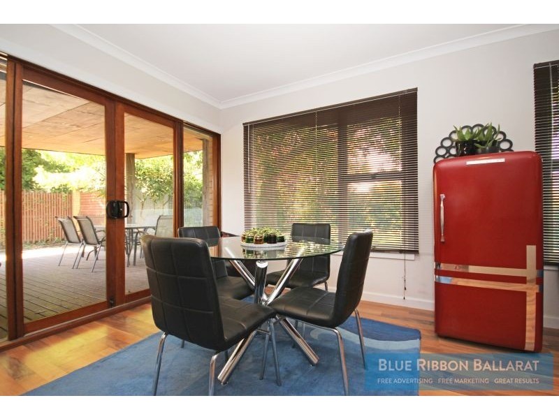 9 Towong Street, Alfredton VIC 3350