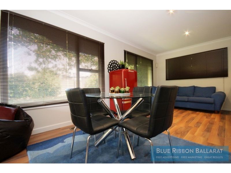 9 Towong Street, Alfredton VIC 3350