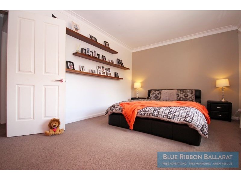 9 Towong Street, Alfredton VIC 3350