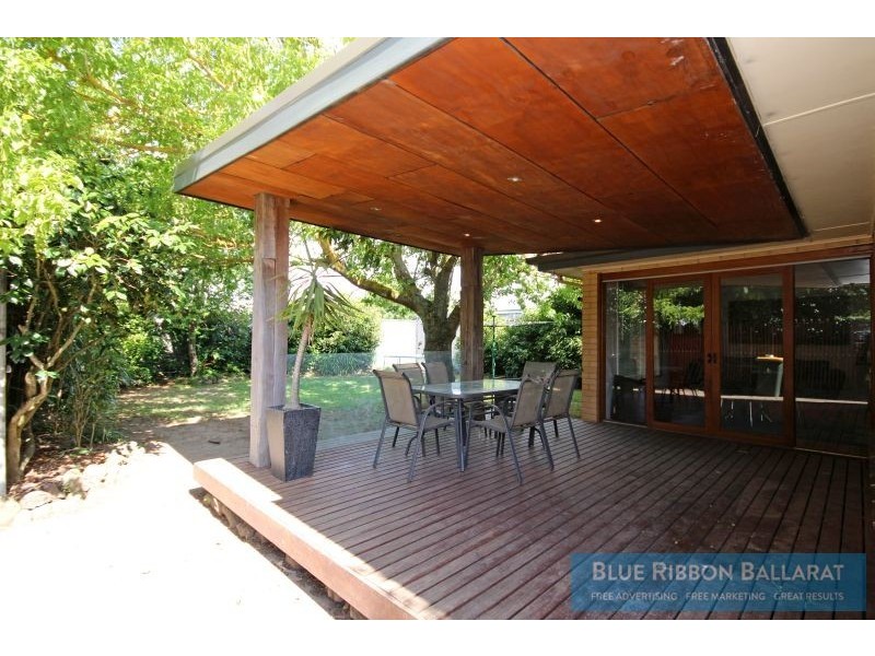 9 Towong Street, Alfredton VIC 3350