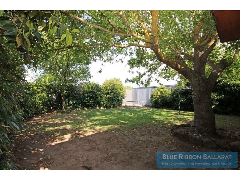 9 Towong Street, Alfredton VIC 3350