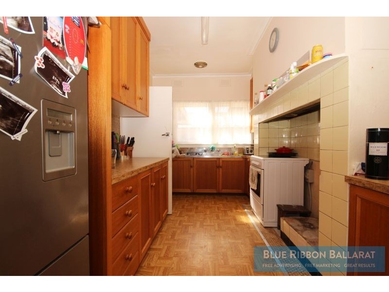 28 Oak Street, Wendouree VIC 3355