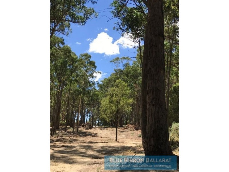 Crn StarTrack & Ballan Daylesford Road, Daylesford VIC 3460