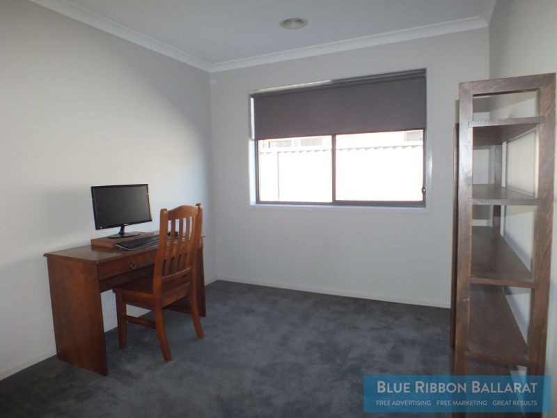 15 Macquarie Close, Delacombe VIC 3356