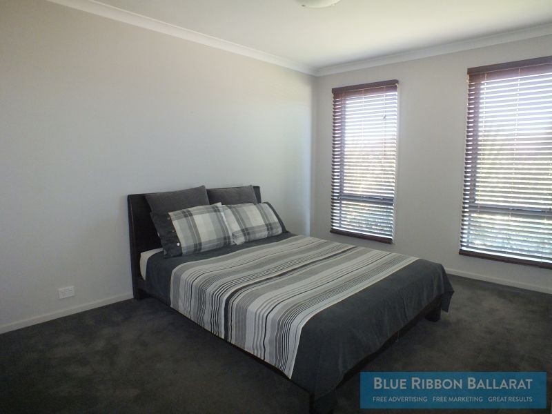 15 Macquarie Close, Delacombe VIC 3356