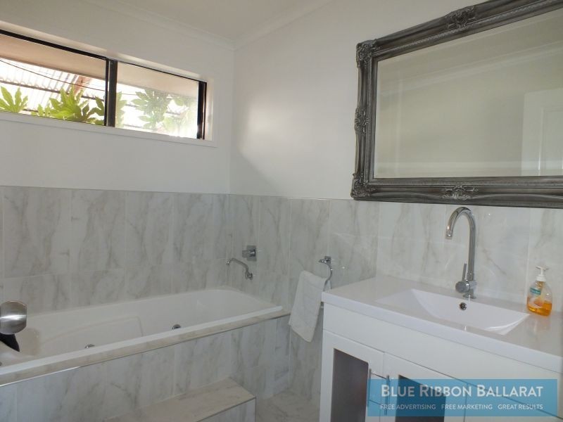 59 Urquhart Street, Gordon VIC 3345