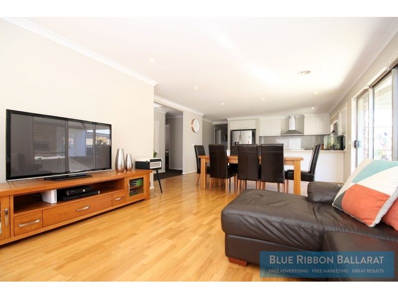 37 The Ridge, Delacombe VIC 3356