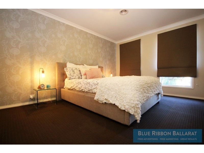 37 The Ridge, Delacombe VIC 3356